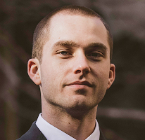 Thomas Whitfield, analyste et expert des marchés crypto, portrait.